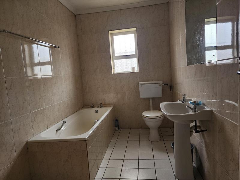 6 Bedroom Property for Sale in Zeekoevlei Western Cape